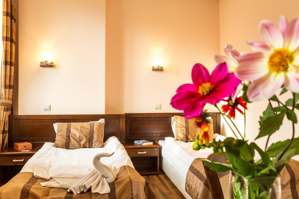 Family Hotel Teteven Luaran gambar