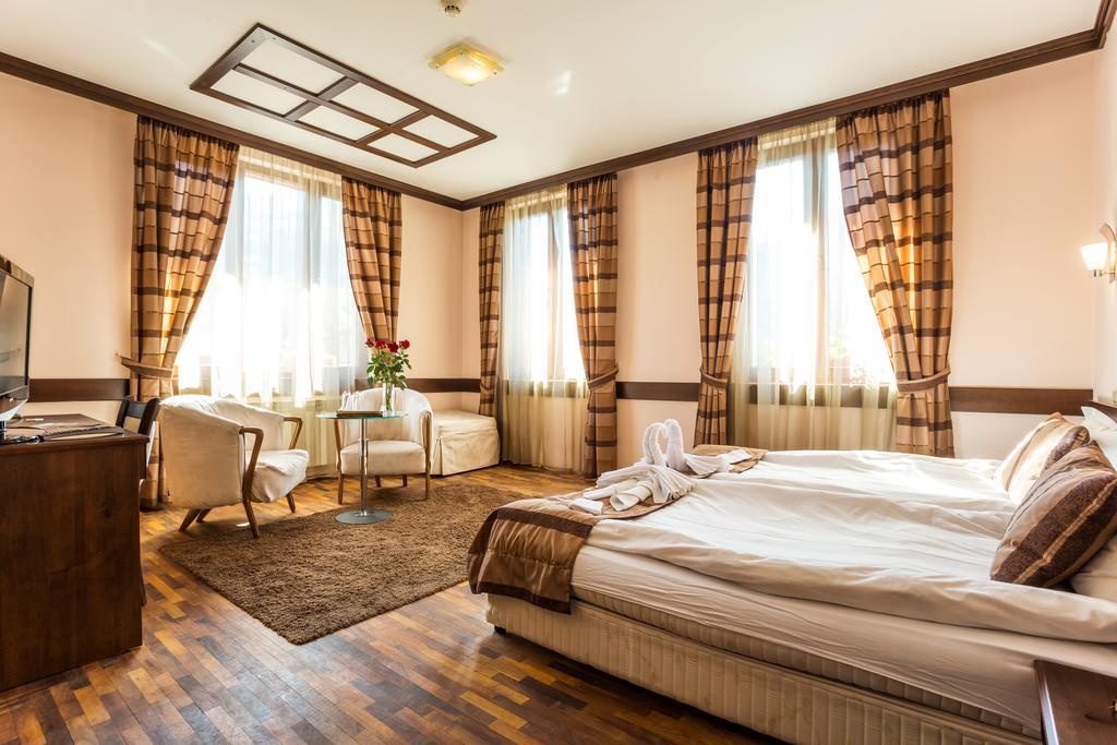 Family Hotel Teteven Luaran gambar