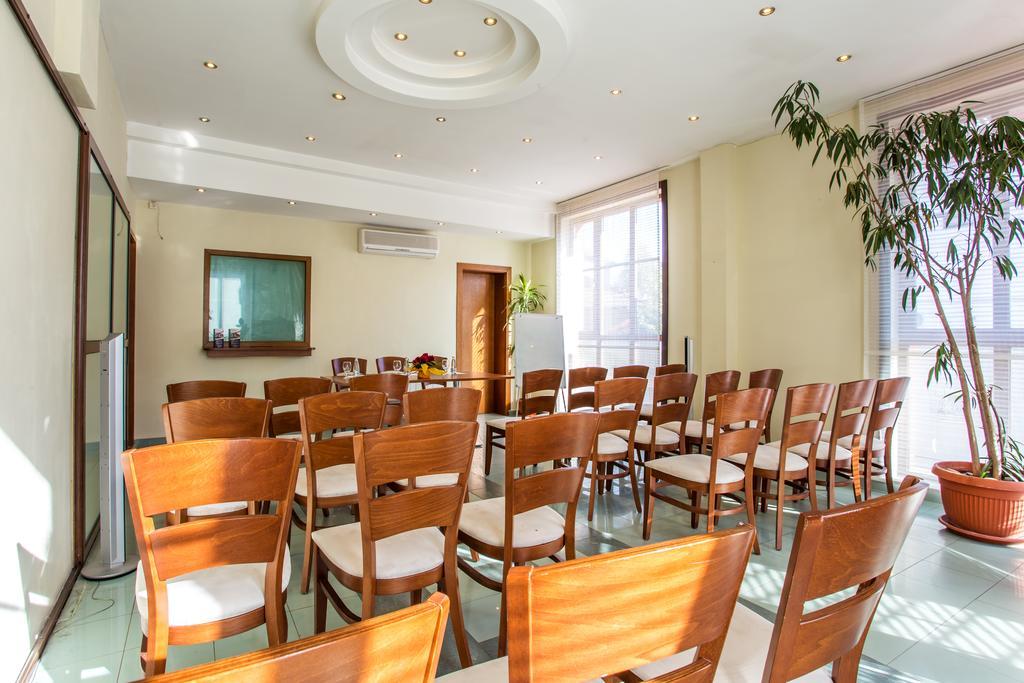 Family Hotel Teteven Luaran gambar