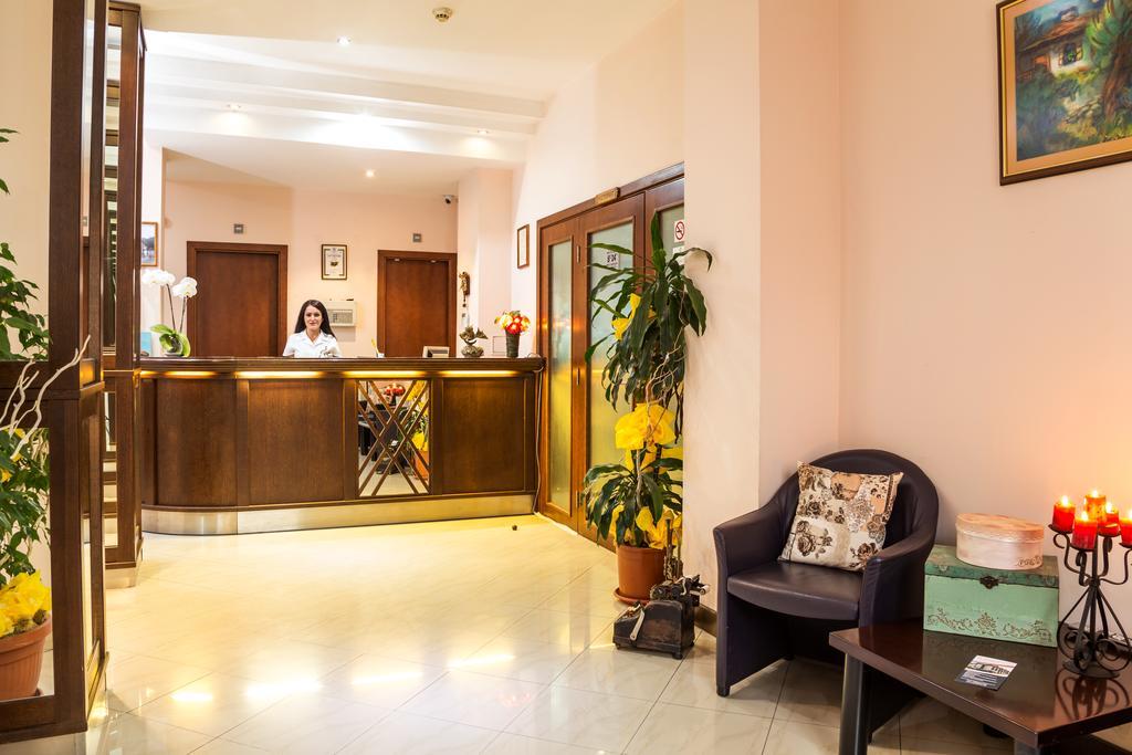 Family Hotel Teteven Luaran gambar