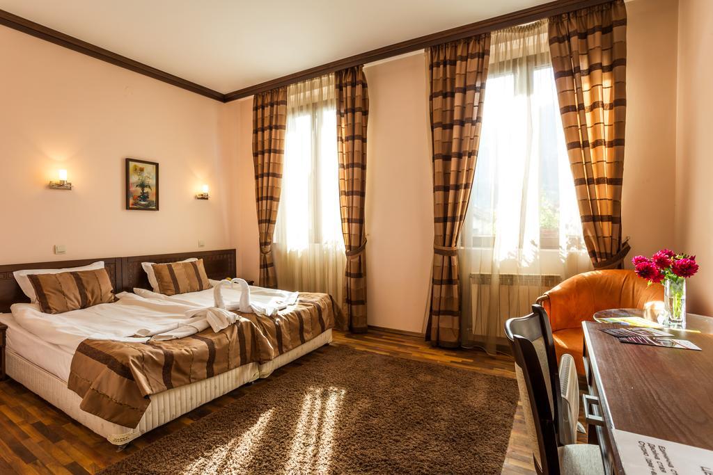 Family Hotel Teteven Luaran gambar